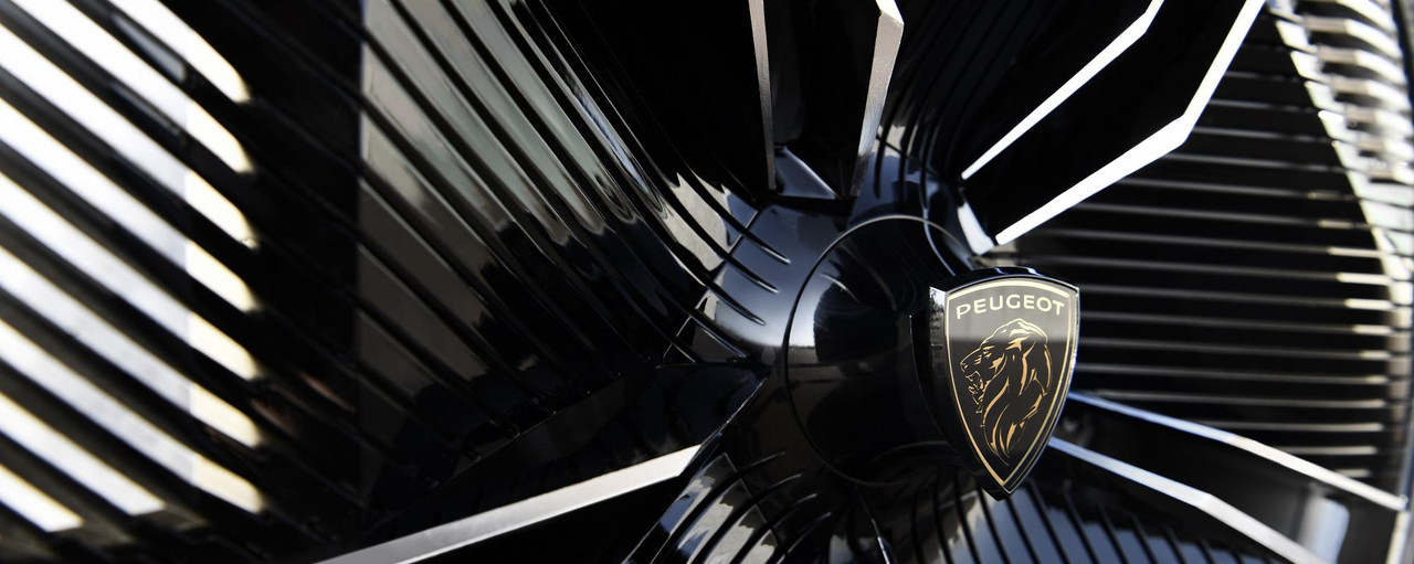 peugeot-e-legend jantes de 19 pouces de diamètre