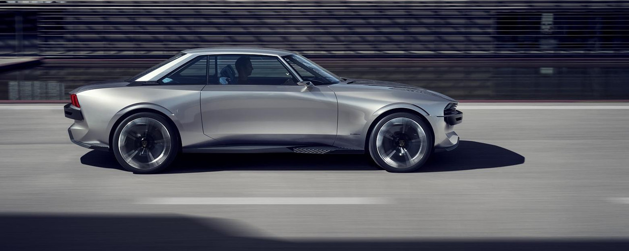 peugeot-e-legend-2 l’habitacle de PEUGEOT e-LEGEND CONCEPT
